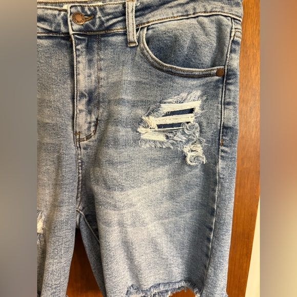 Judy Blue distressed denim shorts, size XL, gently used condition - Picture 10 of 10